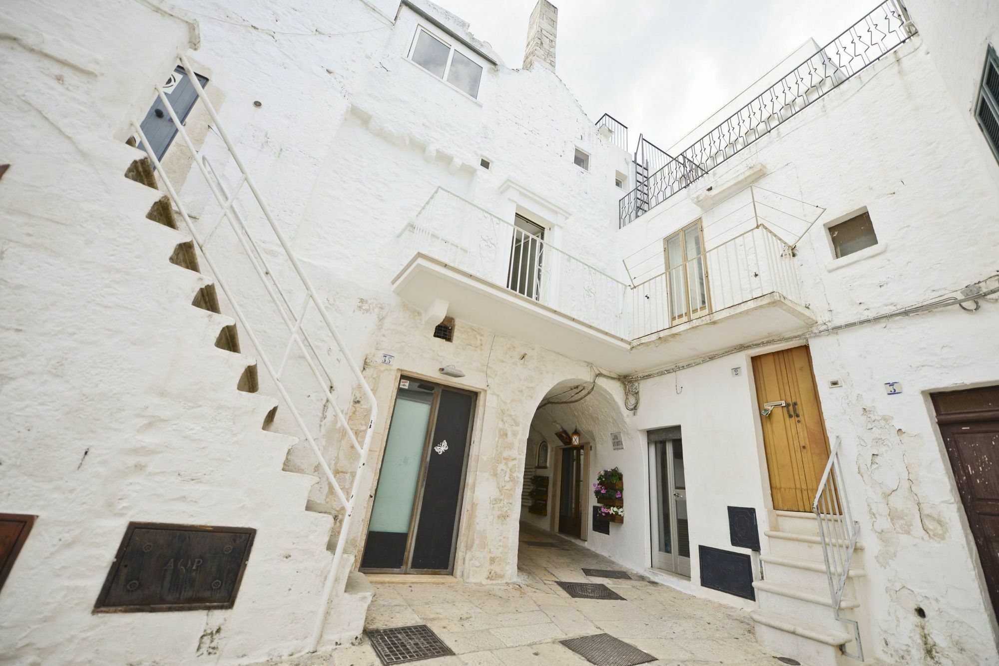 Casetta Arco Con Balcone Чистернино Экстерьер фото